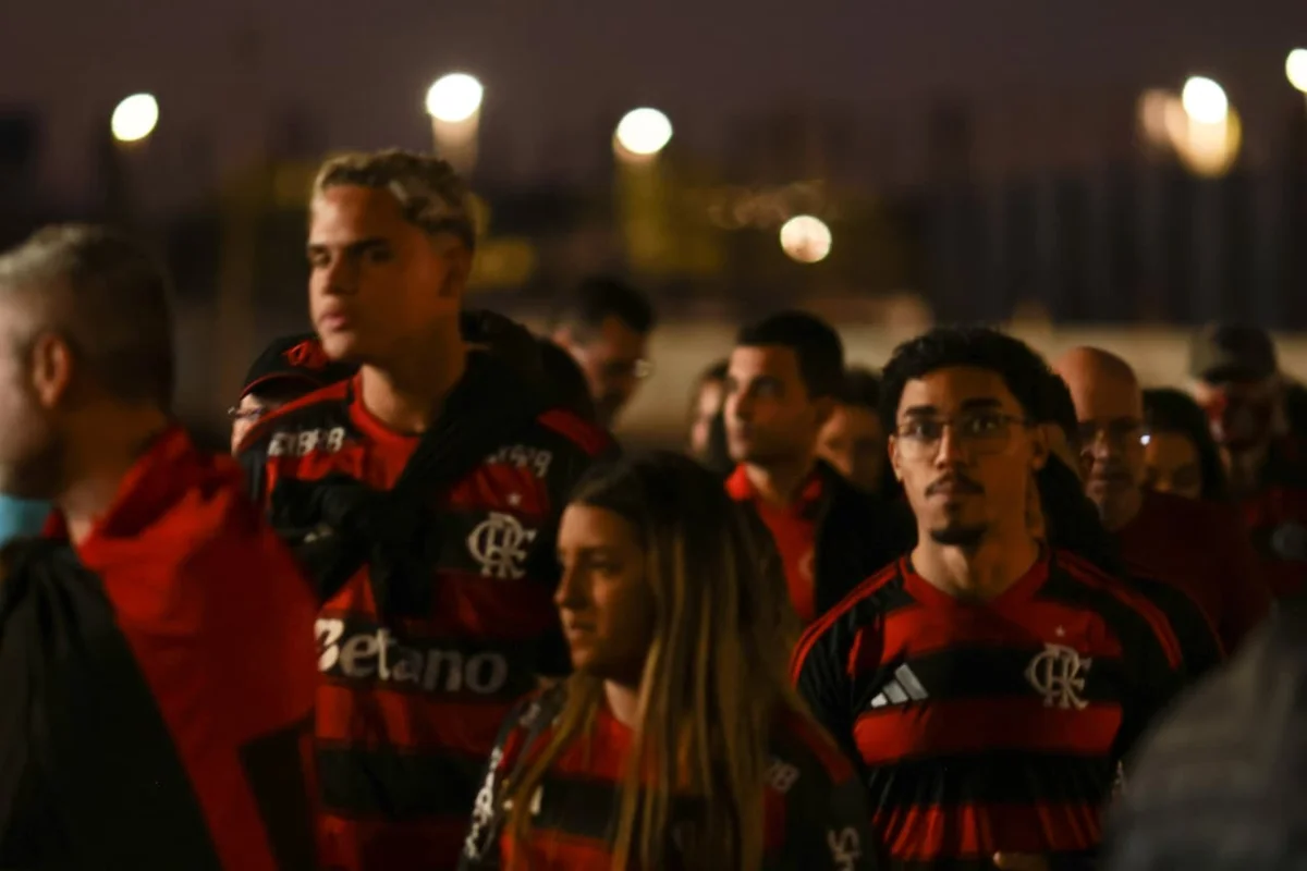Torcedores chegam animados para Olimpia x Flamengo no Mané Garrincha - imagem 4 Torcedores chegam animados para Olimpia x Flamengo no Mané Garrincha - imagem 4