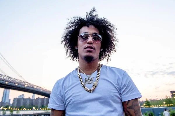 Rapper forja tentativa de assassinato para promover novo single
