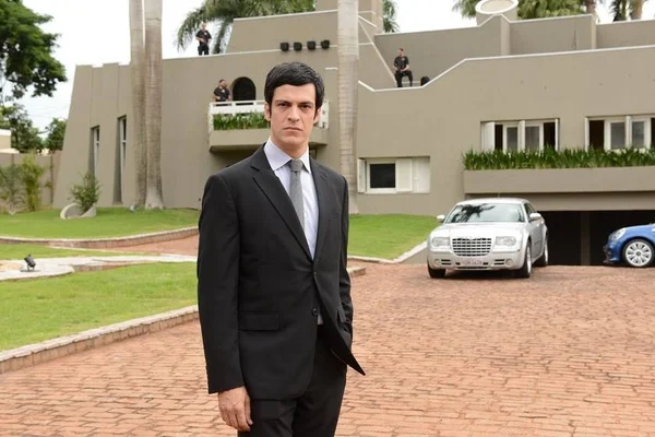 “Em Nome da Lei” chama atenção para origem do crime organizado no país