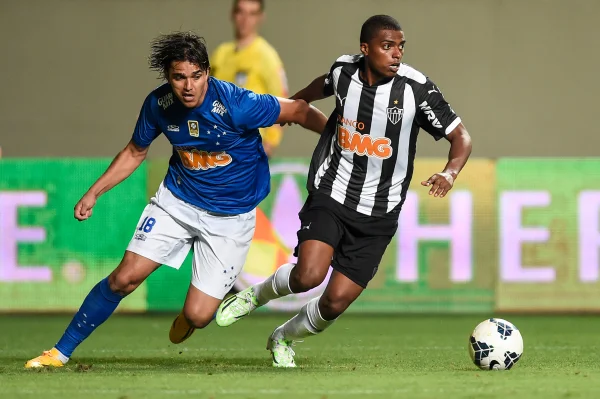 Foto colorida de cruzeiro e Atlético-Mg - Metrópoles