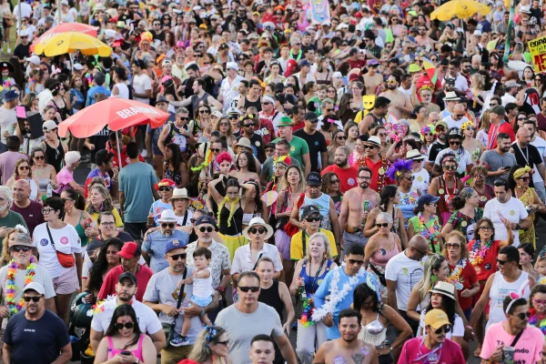 Avança em Belo Horizonte projeto que pode proibir crianças no Carnaval