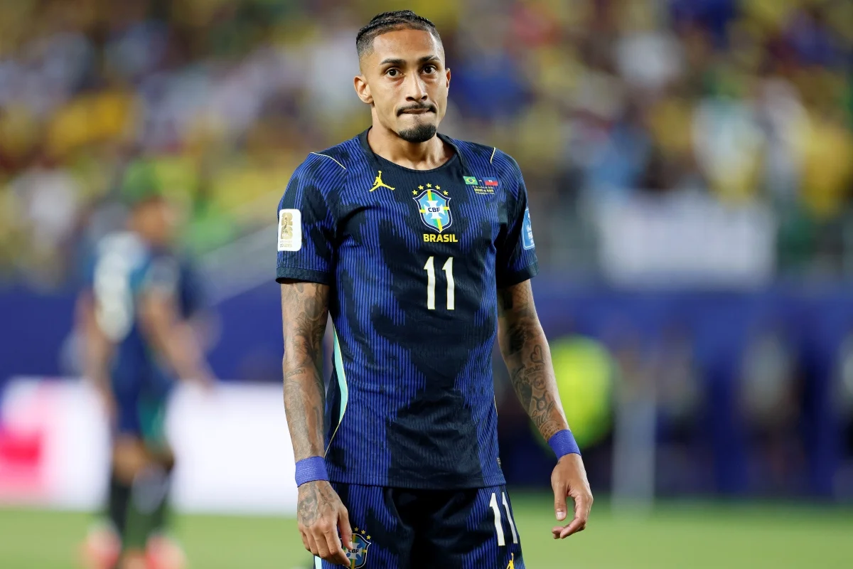 Raphinha deixou o gramado ainda no primeiro tempo do jogo Raphinha deixou o gramado ainda no primeiro tempo do jogo