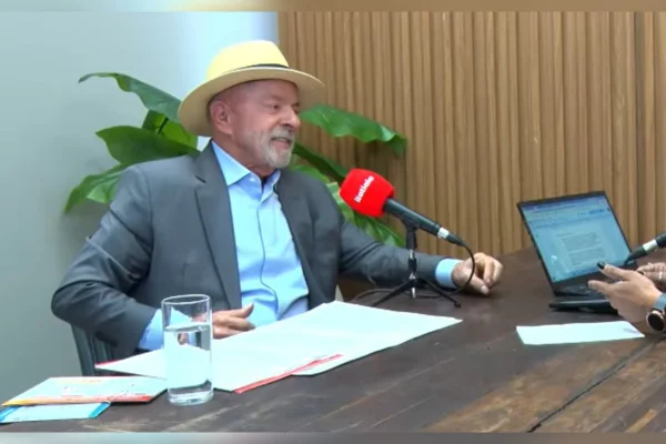 Lula dando entrevista para Itatiaia