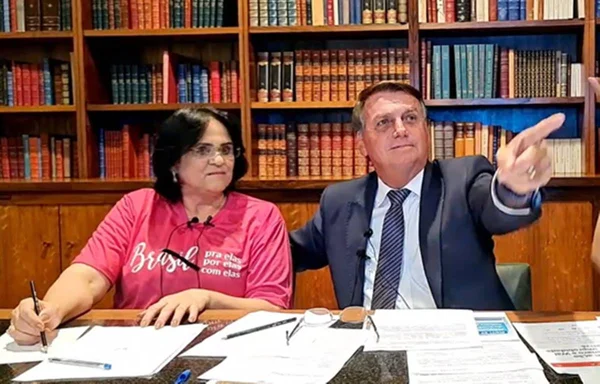 Bolsonaro parabeniza Cármen Lúcia por investigação contra Ribeiro