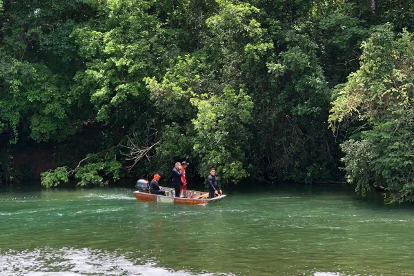 Corpo de pescador que estava desaparecido é encontrado dentro de rio