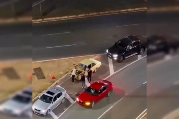 Motoristas fazem drift em balão de Águas Claras e incomodam moradores