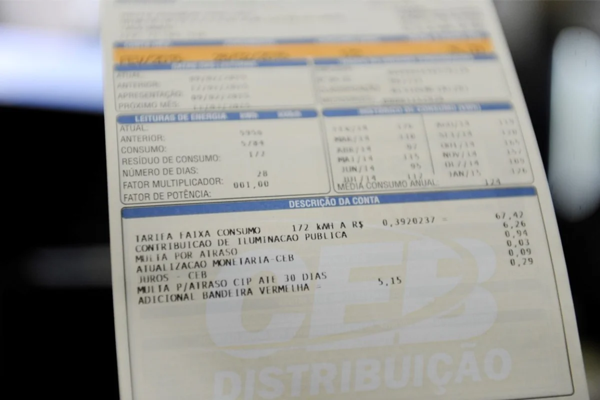 Região: Aneel mantém bandeira verde e conta de luz não terá taxa extra em novembro