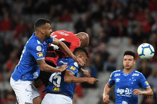 Cruzeiro segura empate com Athletico-PR na Arena da Baixada