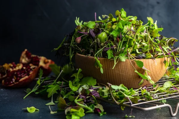 Salada com chá verde - Metrópoles