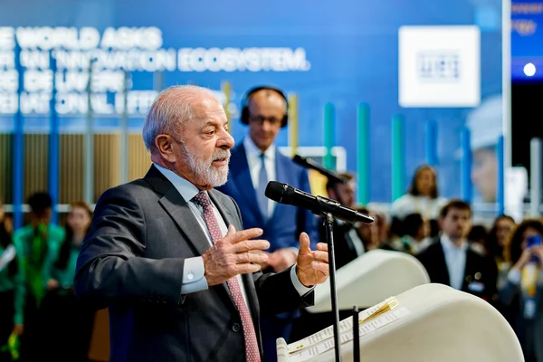 Presidente Lula durante visita à Feira Industrial de Hanôver
