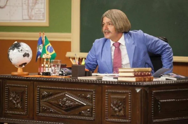 Distanciamento: Escolinha do Professor Raimundo é gravada com celular