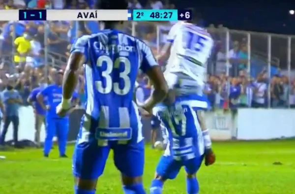 “Bundada” causa desmaio em jogo entre Avaí e URT na Copa do Brasil