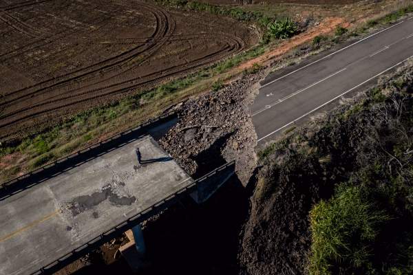 Ponte destruída na RS-348
