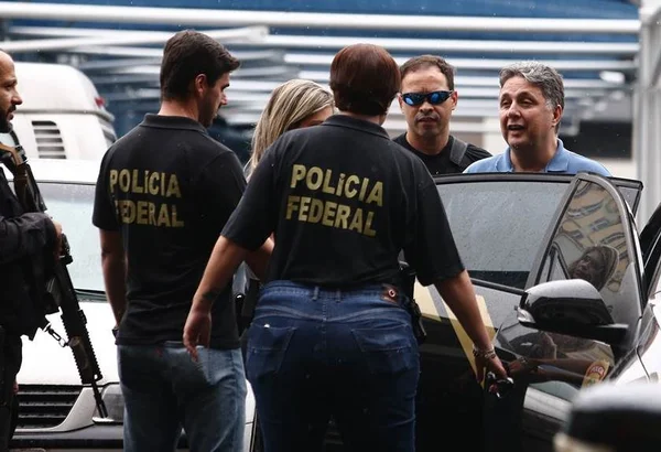 Após decisão de Gilmar Mendes, Garotinho deixa prisão em Bangu, no Rio