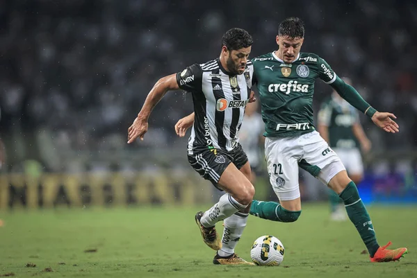 Brasileirão: Palmeiras bate Atlético-MG e amplia vantagem na liderança
