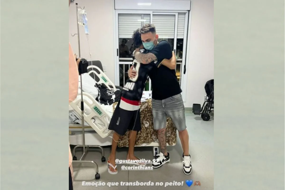 O encontro entre Mosquito e o jovem aconteceu após Erick usar as redes sociais para pedir a visita de algum jogador do Corinthians O encontro entre Mosquito e o jovem aconteceu após Erick usar as redes sociais para pedir a visita de algum jogador do Corinthians