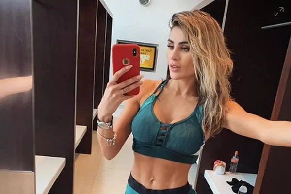 Bailarina do Faustão revela como perdeu 10kg: “Fim do namoro”