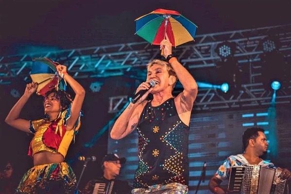 Cantor da banda Carrapicho, Zezinho morre aos 69 anos, vítima da Covid-19