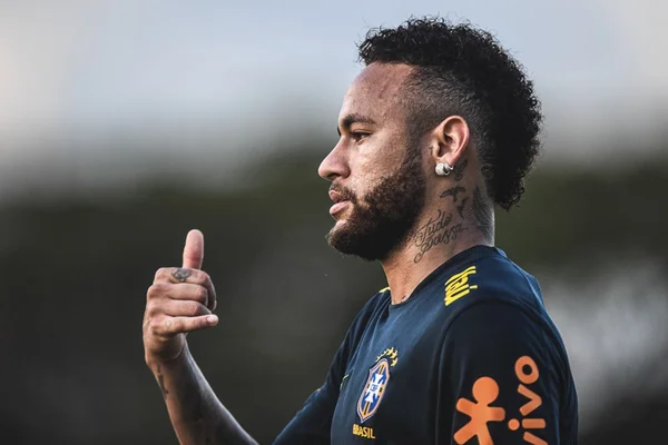 Tite testa Brasil com Coutinho, Neymar, Jesus e Firmino no ataque