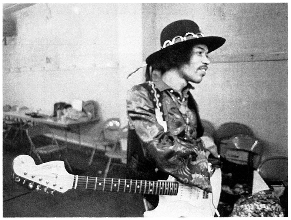 Fotos de Jimi Hendrix do livro Jimi Hendrix: Uma Sala Cheia de Espelhos Fotos de Jimi Hendrix do livro Jimi Hendrix: Uma Sala Cheia de Espelhos