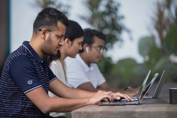 IAB publica pack sobre transparência e segurança na publicidade digital