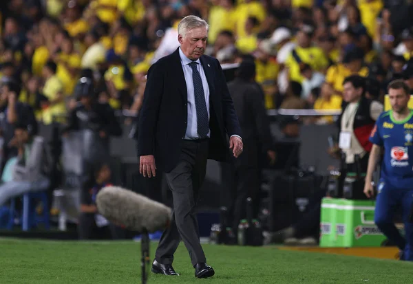 Imagem colorida de Carlo Ancelotti - Metrópoles