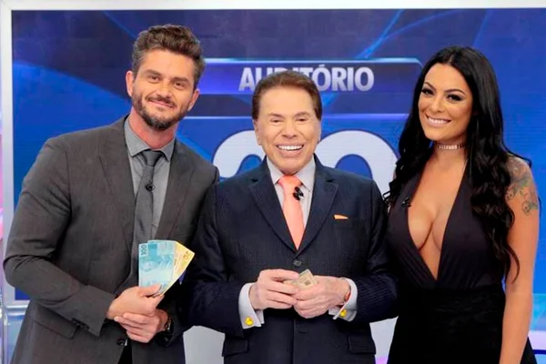 Ex-BBB Marcos Harter passa vergonha em mais uma emissora de TV