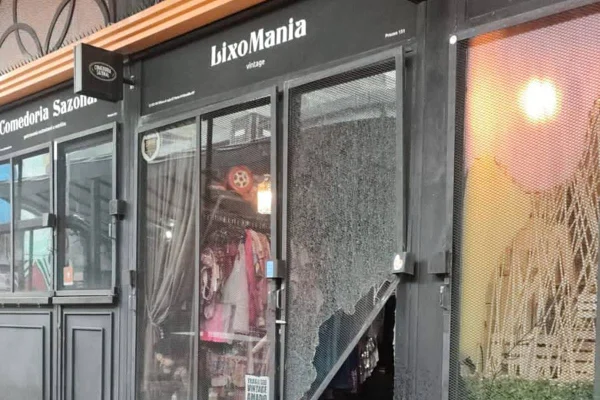 Fachada da loja Lixomania quebrada - Metrópoles
