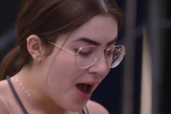 BBB22. Jade chora ao cortar cebola pela primeira vez: “Meu Deus”