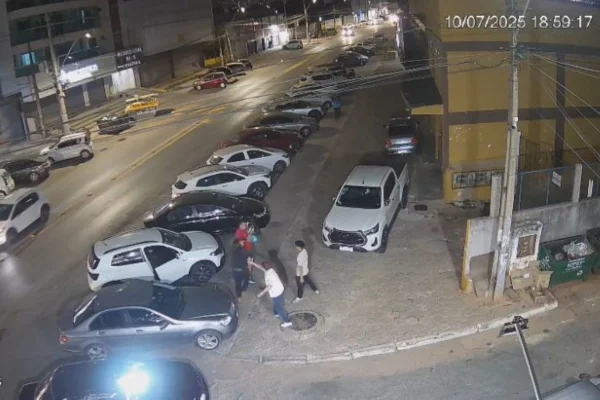 Foto colorida de câmera de segurança