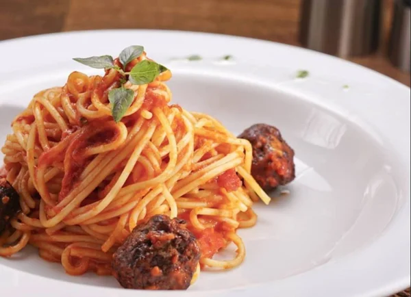 Da China à Itália: 7 restaurantes para você celebrar o Dia do Macarrão