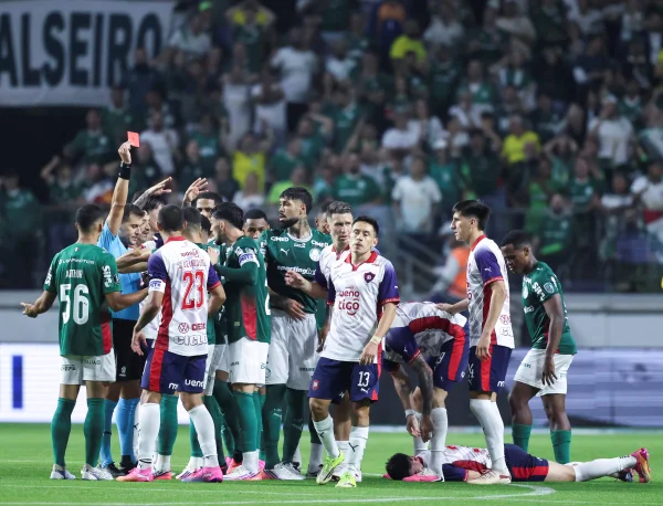 Andreas Pereira é suspenso e desfalca o Palmeiras na Libertadores