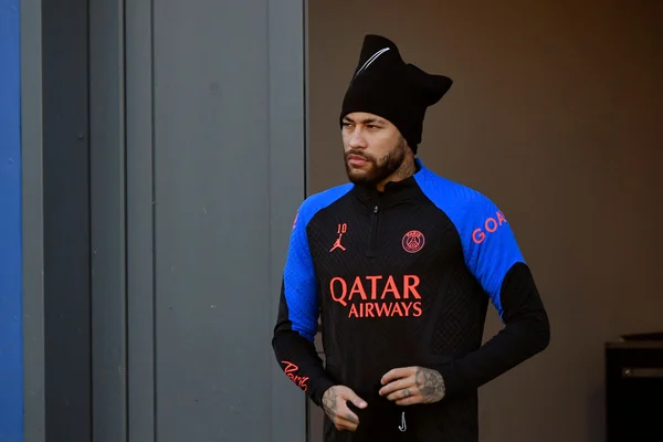 PSG tem desconfiança em Neymar após a Copa do Mundo, diz jornal