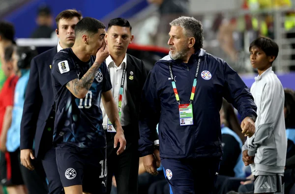 Miguel Almirón do Paraguai é expulso por protocolo Vini Jr