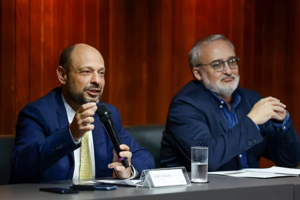 Presidente do INSS, Gilberto Waller Jr., e o presidente da Dataprev, Rodrigo Assumpção, concedem entrevista coletiva frande INSS - Metrópoles
