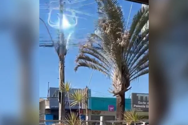 Poste explode no Taguacenter