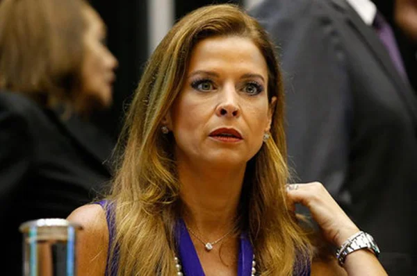 Lava Jato: Moro decide que vai julgar Cláudia Cruz, mulher de Cunha