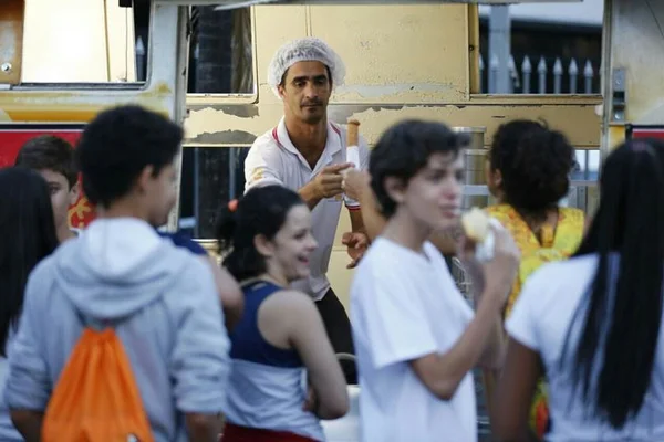 Vaquinha para o tio do churros chega a R$ 54,1 mil