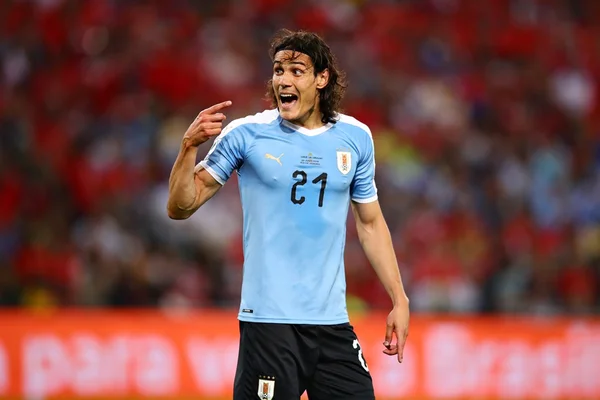 Cavani está nos planos do Flamengo, diz Mauro Cezar Pereira