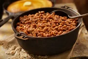 Incluir folha de louro no preparo potencializa o sabor do feijão