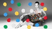 A segunda collab da Louis Vuitton com a Yayoi Kusama escalou um time de super modelos, como Gisele Bündchen (capa) e Bella Hadid A segunda collab da Louis Vuitton com a Yayoi Kusama escalou um time de super modelos, como Gisele Bündchen (capa) e Bella Hadid