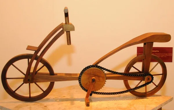 Exposição apresenta 21 protótipos idealizados por Leonardo da Vinci