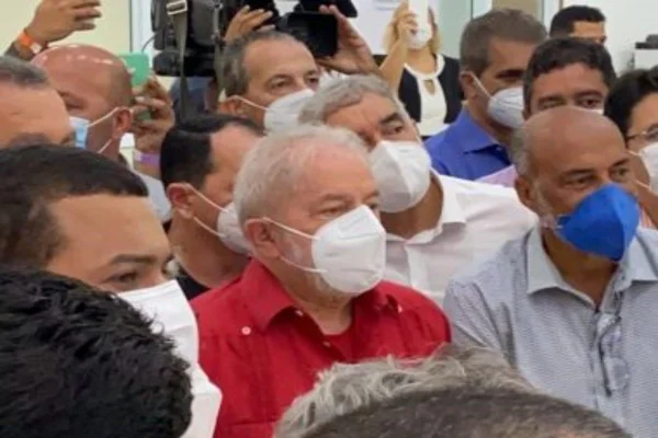 lula em visita a Salvador