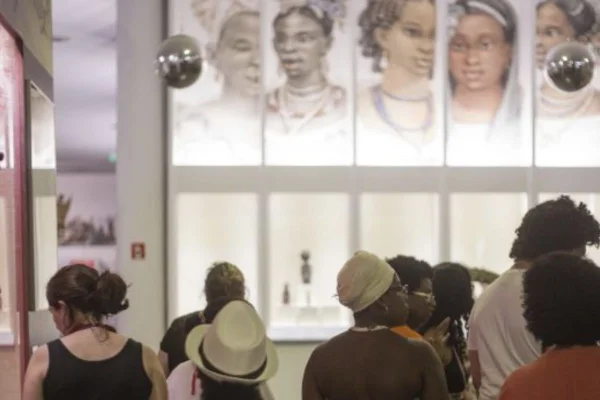 Nesta quarta-feira (20/11) é celebrado o feriado da Consciência Negra. Confira a lista dos serviços que estarão funcionando durante o dia - Metrópoles
