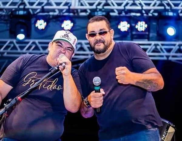 Cantor sertanejo Paulo Sérgio, dupla de Santhiago, morre de Covid-19