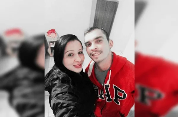 casal sorrindo