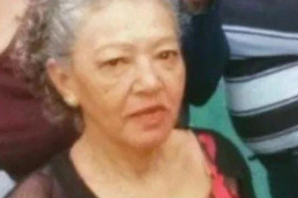Imagem colorida de mulher morta - Metrópoles