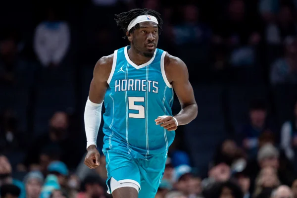 Imagem colorida de Mark Williams, trocado pelo Hornets- Metrópoles