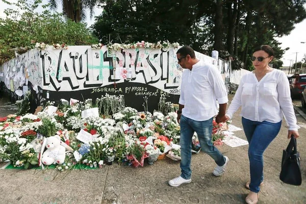 Em Suzano, o lamento de uma mãe: “Meu filho não fazia mal a ninguém”