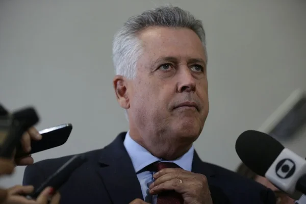 “Greve não vai fazer surgir dinheiro”, diz Rollemberg